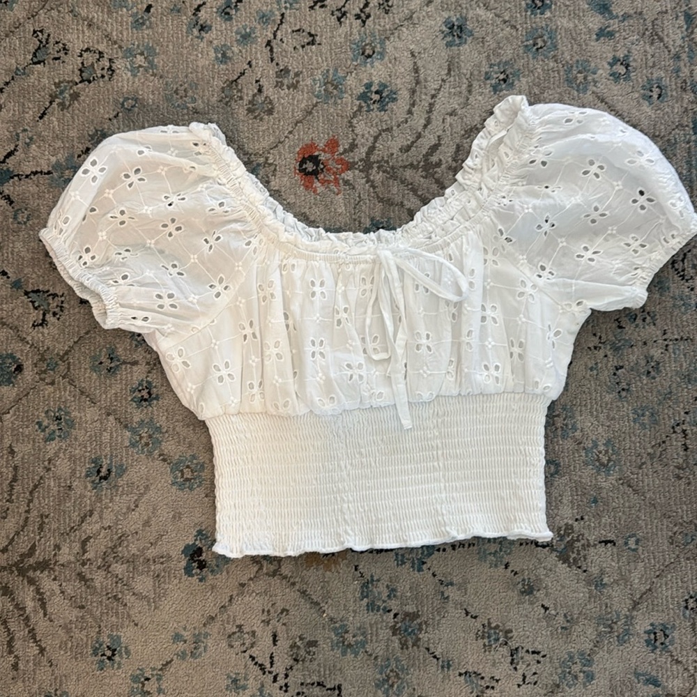 Teen girls eyelet top extra small new never worn